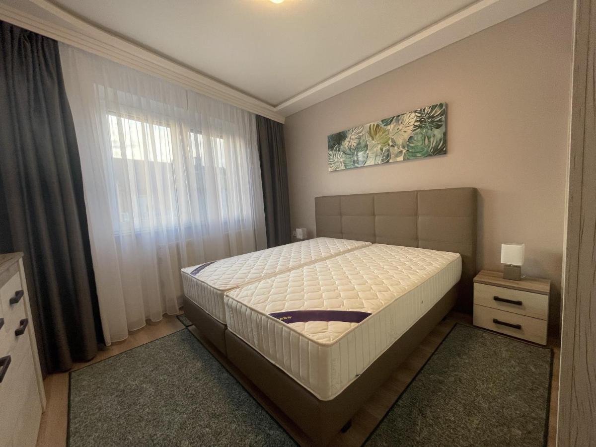 Lara Lux Apartment Hajdúszoboszló Exterior foto
